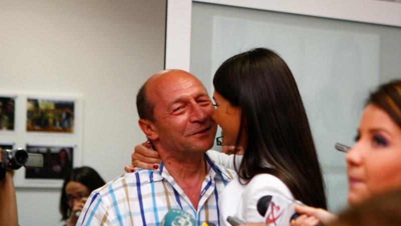 Traian Basescu a petrecut Revelionul in Covasna cu familia si Elena Udrea