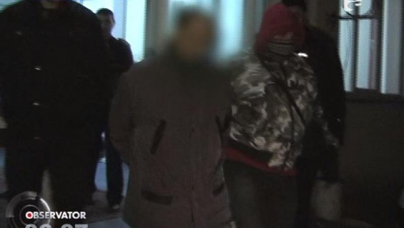 Politistii au retinut un barbat, banuit ca ar fi speriat elevele de la doua scoli din Piatra-Neamt, cu gesturi nepotrivite