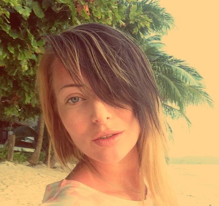 Delia Matache transmite LIVE din Filipine, Paradis. E frumoasa sau ba?