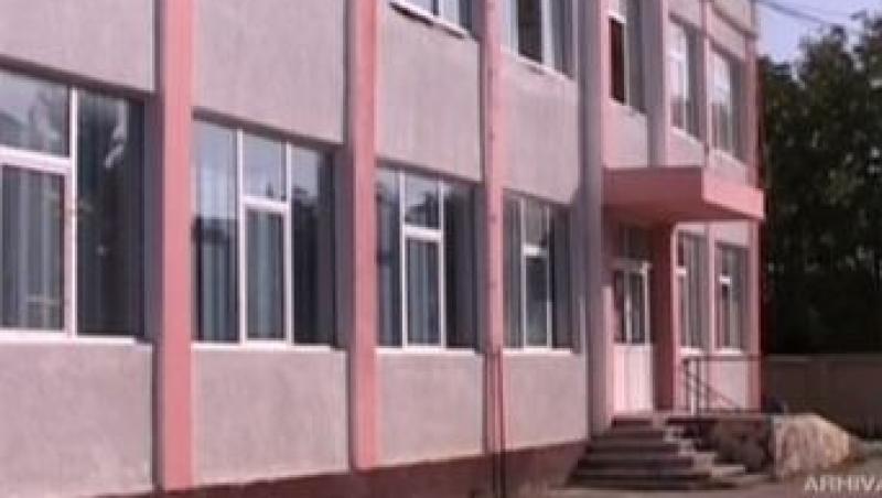 Bucuresti: Un elev a fost injunghiat la doi pasi de curtea scolii