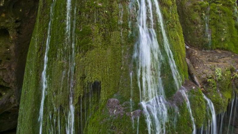 A noastra-i cea mai tare! Potrivit unui site american, in Romania exista cea mai frumoasa cascada din lume