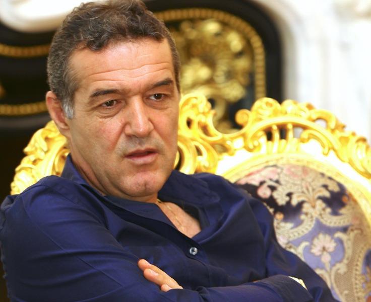 24 ianuarie: Romanii sarbatoresc 10 ani de la sosirea lui Becali la Steaua :)