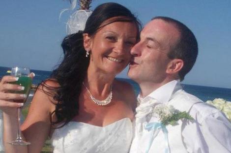 Nunta cu ghinion! Fotografiile postate pe Facebook i-au costat libertatea