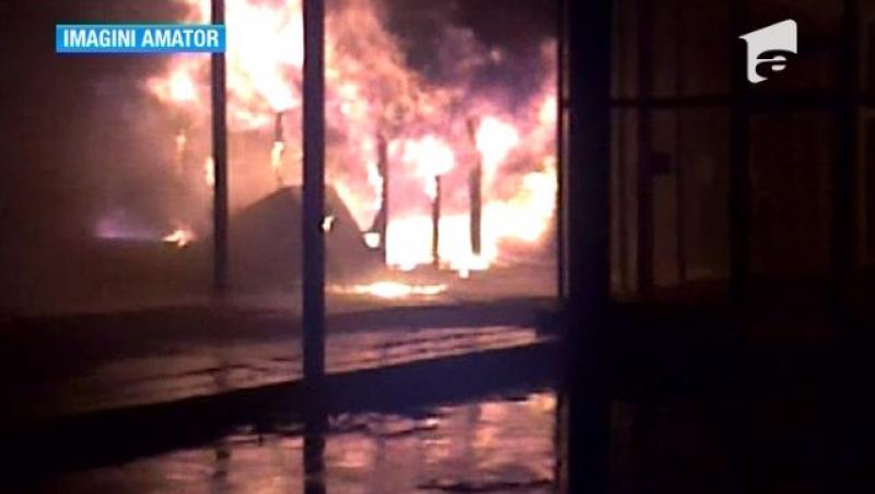 Doua magazine din Mamaia au fost distruse de un incendiu puternic