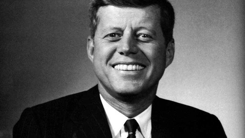 VIDEO: Cum INJURA John F. Kennedy: 
