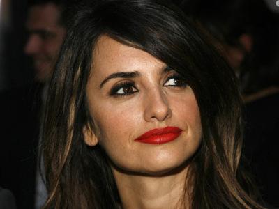 Penelope Cruz face terapie cu ace infipte in ureche. Care este motivul?