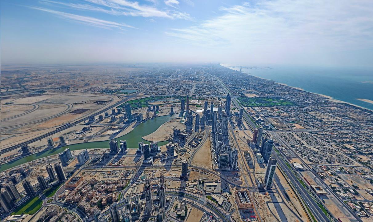 Iti taie respiratia! Cum se vede lumea din varful celei mai inainte cladiri de pe Terra