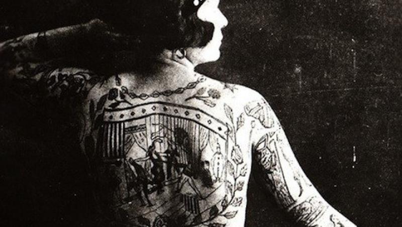 FOTO: Vezi ce tatuaje aveau femeile... in urma cu 100 de ani!