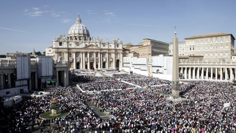 Platile prin card, suspendate la Vatican. Nu se respecta normele de combatere a spalarii banilor