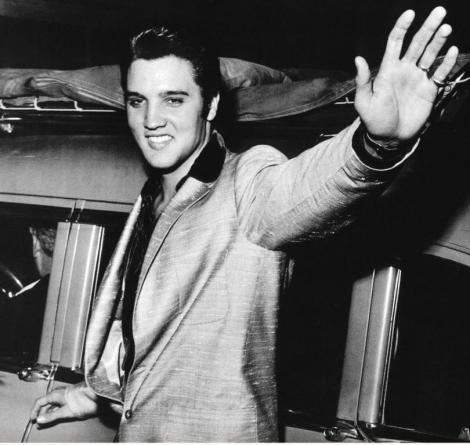 8 ianuarie 1935: S-a nascut celebrul cantaret american Elvis Presley