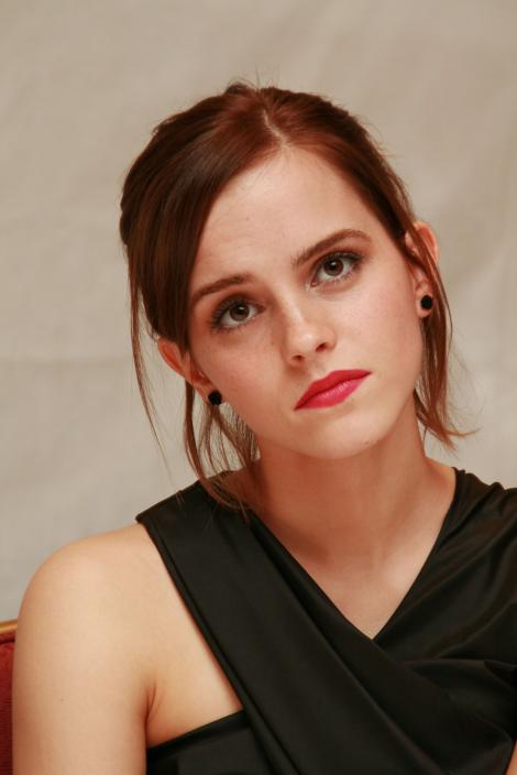 Emma Watson a avut probleme cu politistii in aeroportul din New York