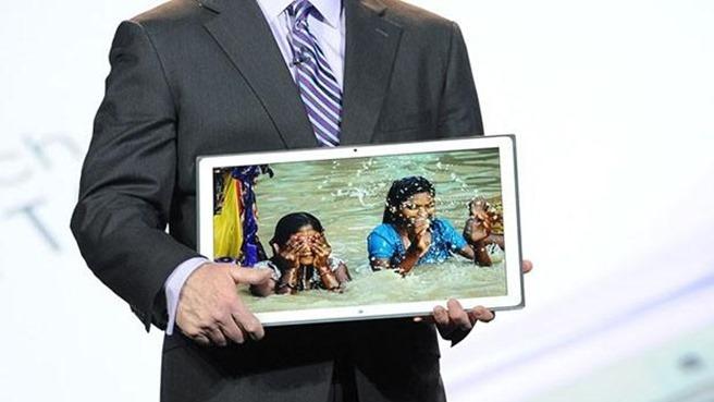 Panasonic duce conceptul de tableta la extrem