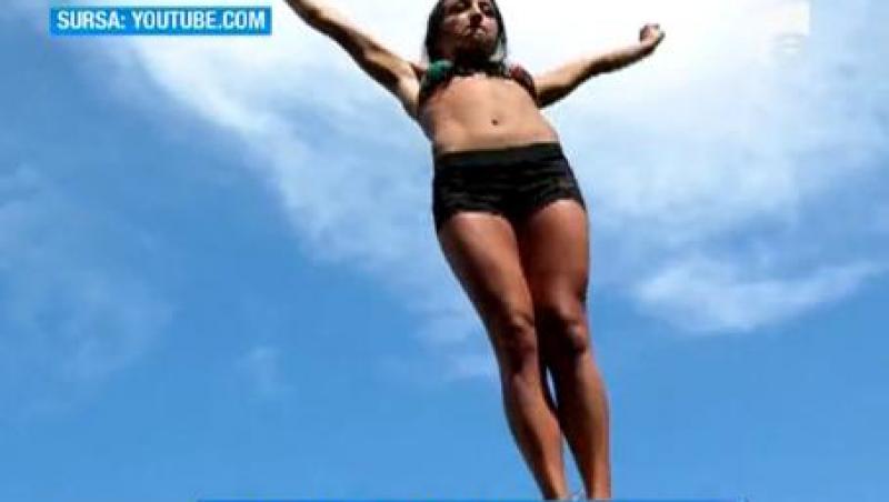 VIDEO! Sute de majorete au luat parte la un concurs de acrobatii spectaculoase in Florida