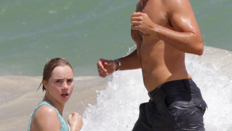 Bradley Cooper si Suki Waterhouse, momente romantice in Hawaii!