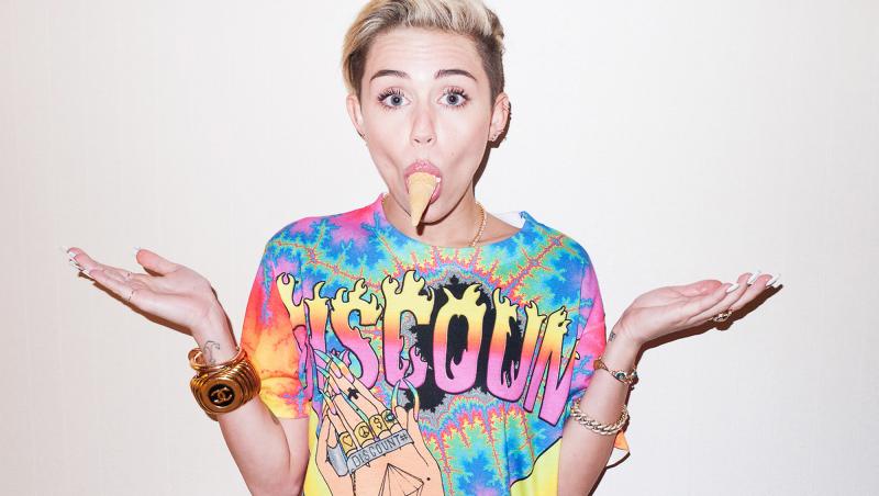 FOTO! Miley Cyrus nu are limite! Cantareata apare, din nou, in ipostaze socant de sexy