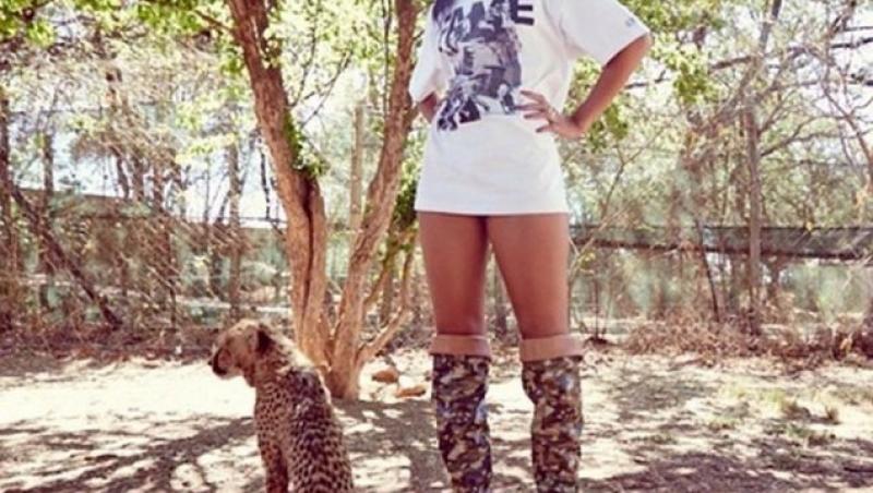 FOTO! Rihanna, printre gheparzi si lei, in Safari