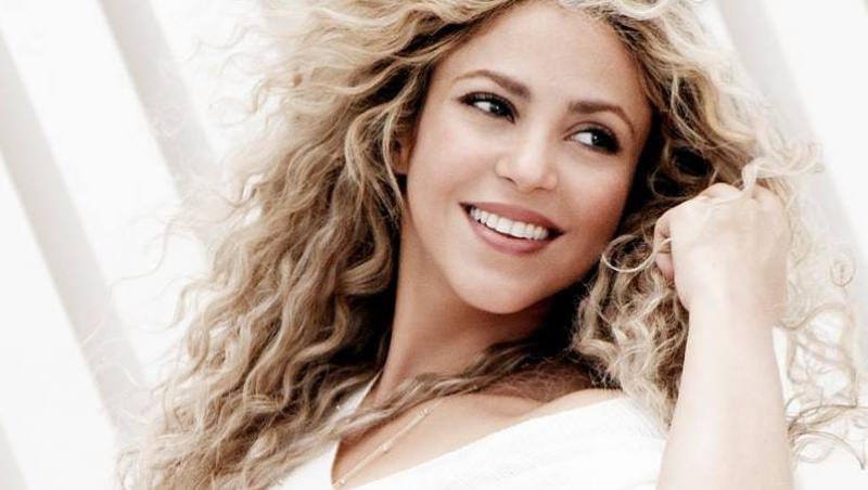 FOTO! Prajitura cu ravas pentru Shakira: Ce a gasit artista intr-un desert pe care l-a comandat