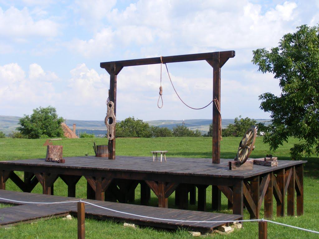 Pentru cine vrea sa creada: Spanzuratoare cu repetitie!