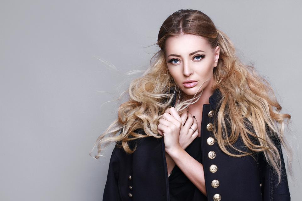 Jurata X Factor, Delia, pregateste varianta rock a piesei "Parfum de fericire"