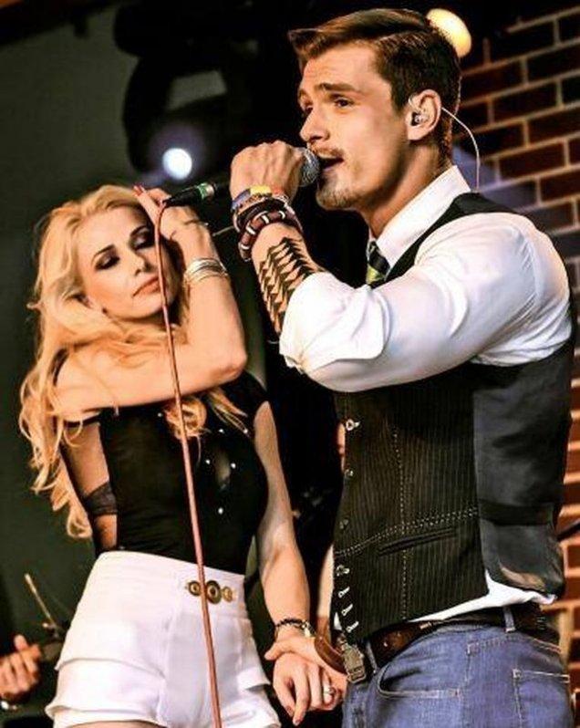 Daciana suspina dupa Bogdan Vladau? Blonda a cantat o piesa de dragoste si a postat inregistrarea pe internet