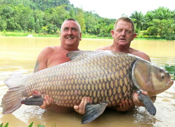 INEDIT! Un britanic a prins un crap de 60 de kilograme, chiar de ziua lui! Ar putea intra in Cartea Recordurilor