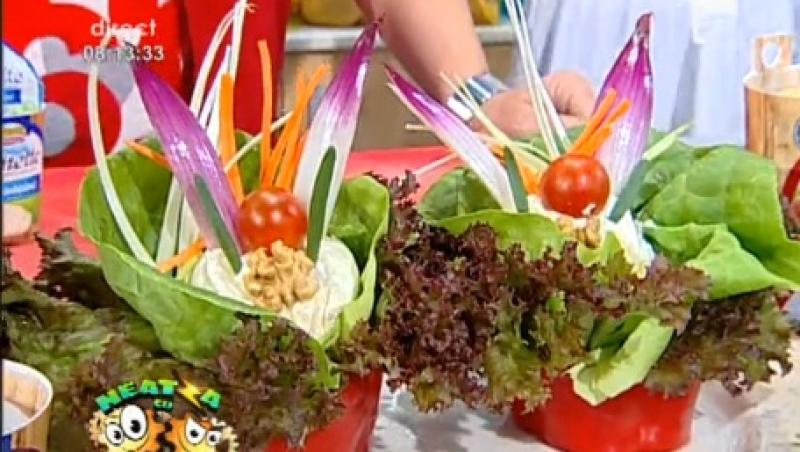 Neatza| Reteta lui Vladutz: Ikebana din salata verde si morcovi