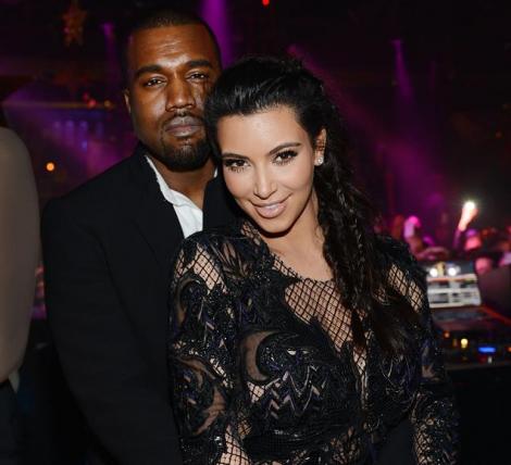 Kim Kardashian si Kanye West s-au logodit! Rapper-ul i-a oferit un inel cu diamante de 15 carate