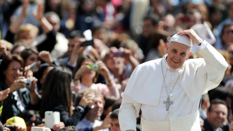 Papa Francisc, extrem de popular pe Twitter! Suveranul a ajuns la 10 milioane de 
