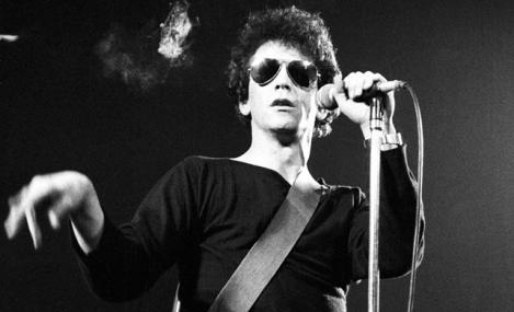 Legendarul Lou Reed, solistul trupei Velvet Underground, s-a stins din viata 