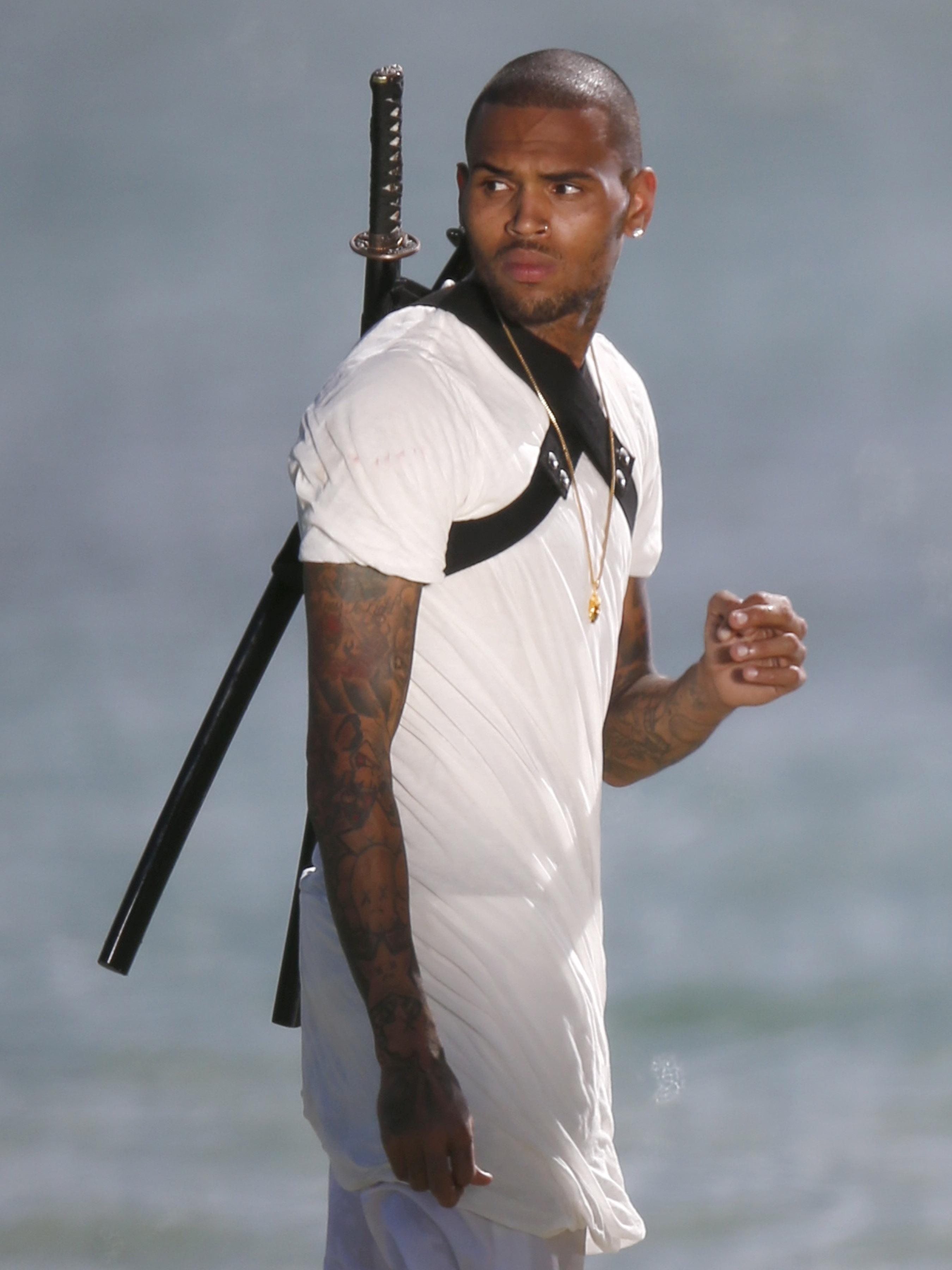  Chris Brown, fostul iubit al Rihannei, arestat in Washington!