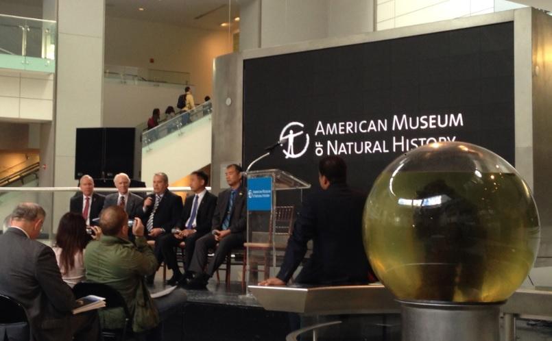 Dumitru Prunariu: Asteroizi care trec foarte aproape de Pamant se descopera aproape zilnic