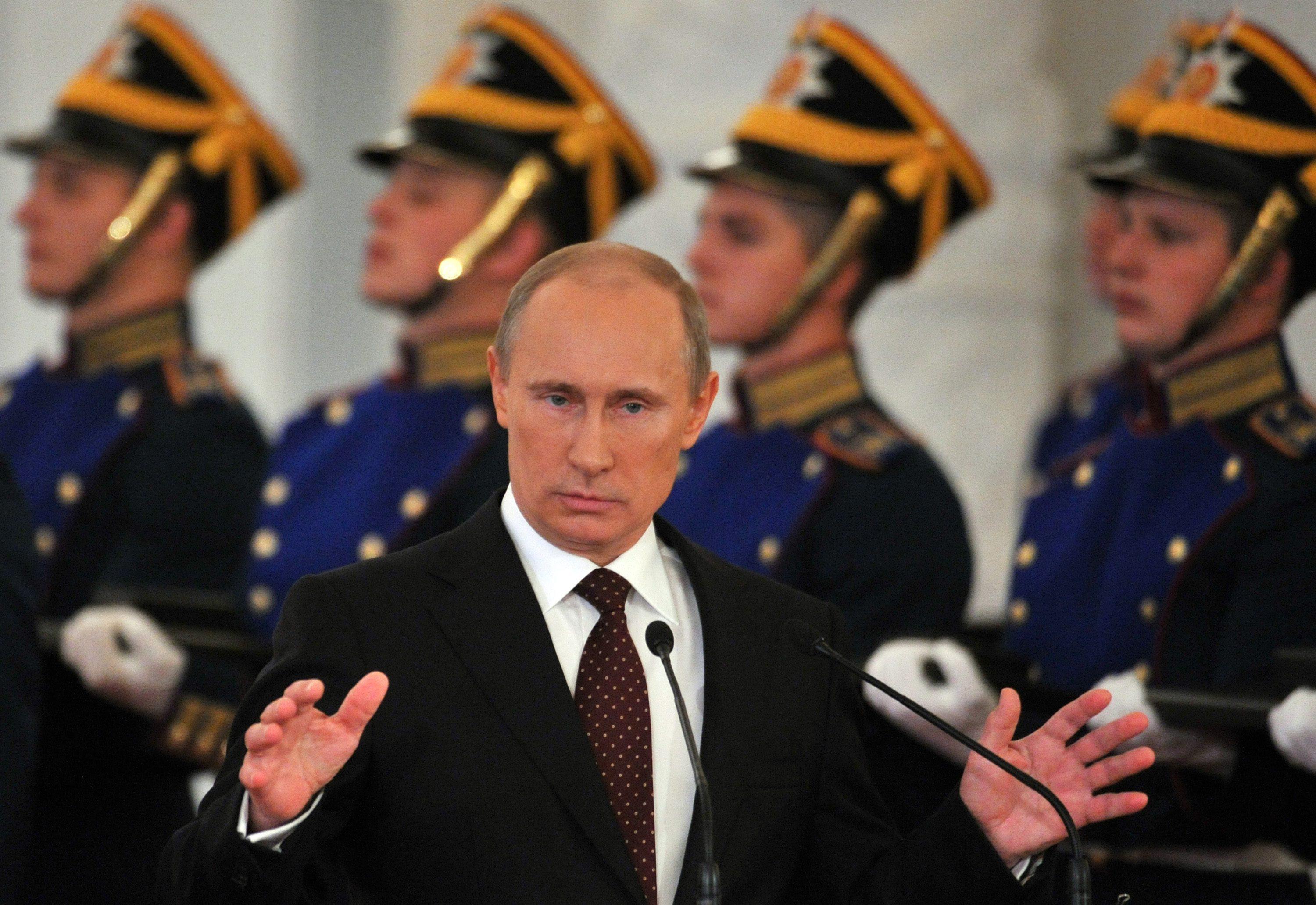 Chuck Norris si-a gasit &ldquo;nasul&rdquo;. Putin, presedintele bun la toate