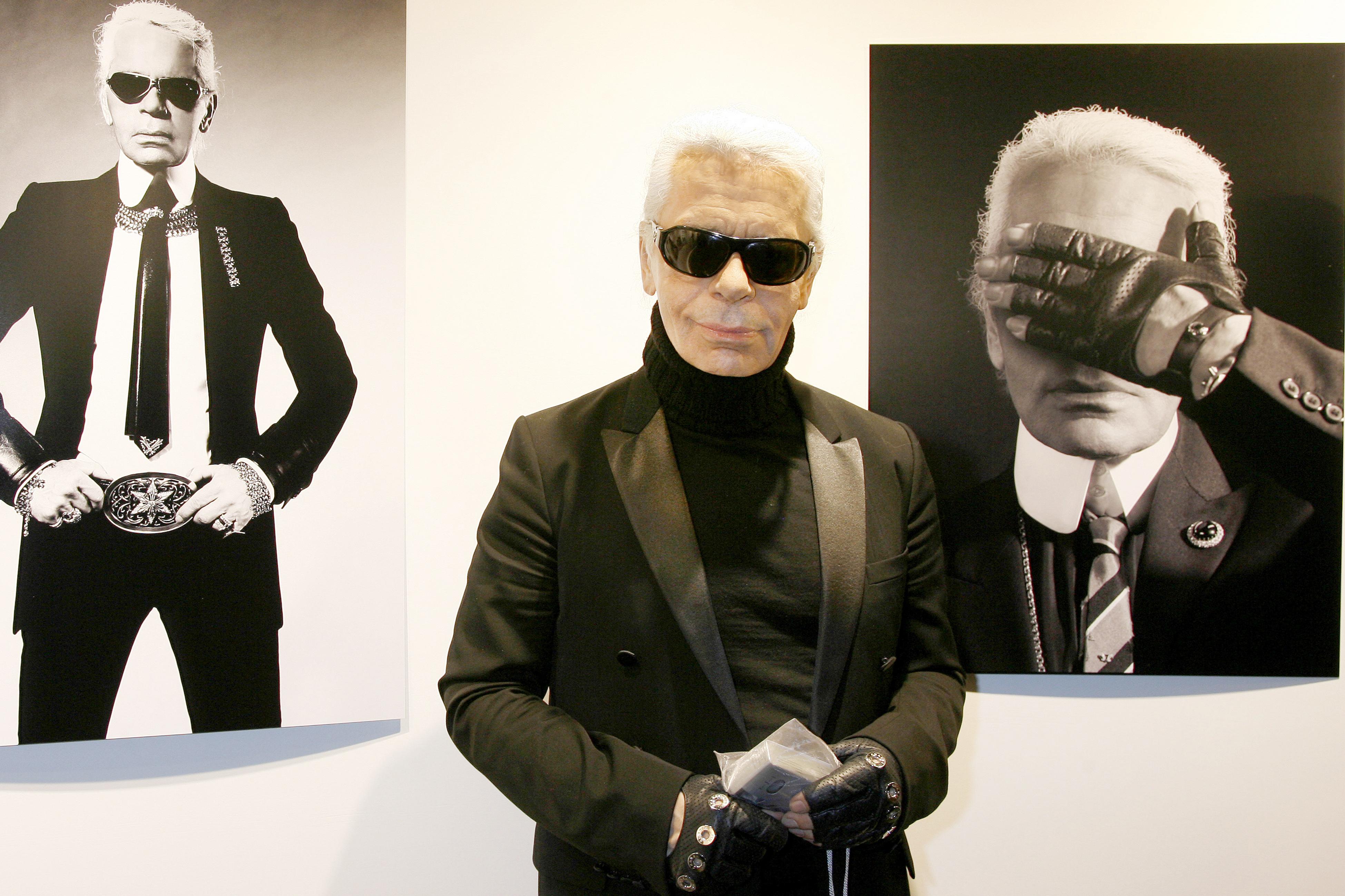 Pisica, muza lui Karl Lagerfeld! Designerul a creat accesorii inspirate de Choupette