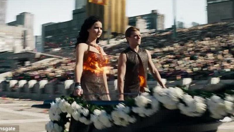 Katniss si Peeta revin! A fost lansat trailerul final al filmului 