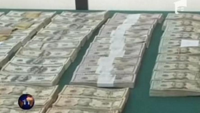 In Bolivia ploua cu bani: Politistii au recuperat un colet ce continea un milion de dolari, aruncat dintr-un avion