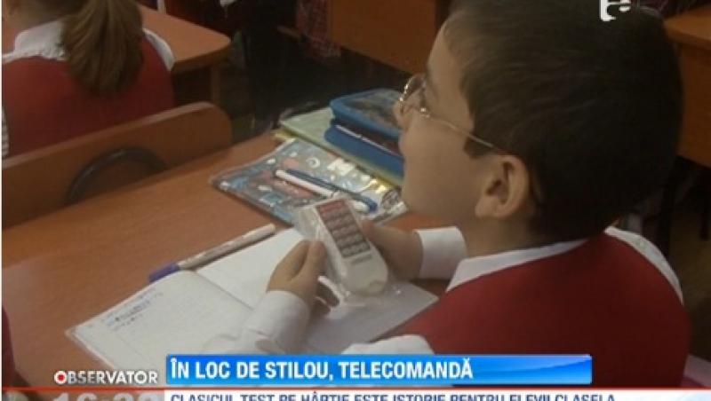 Scoala high-tech, din Galati: Elevii raspund la teste cu... telecomanda