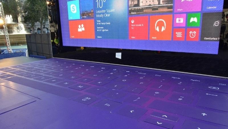 FOTO! Microsoft lasa oamenii sa sara pe noua tableta pentru a o testa!