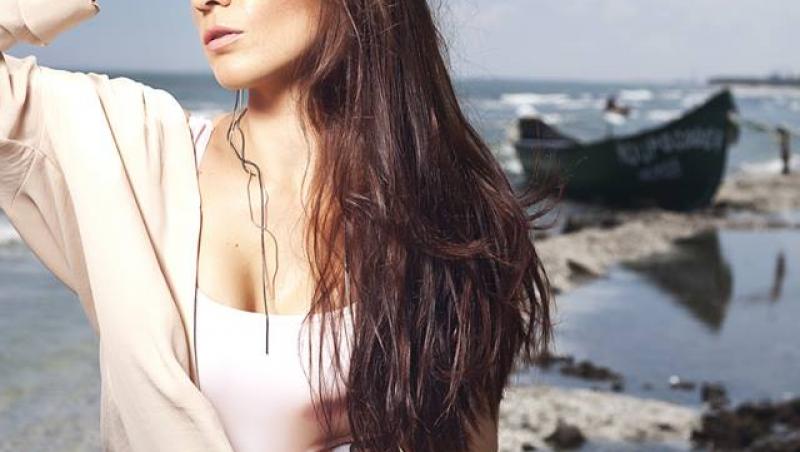 Ellie White se lanseaza peste granite cu piesa 