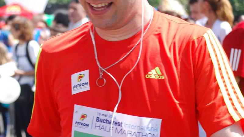 Duminica, Daniel Osmanovici trece de la stiri la maraton