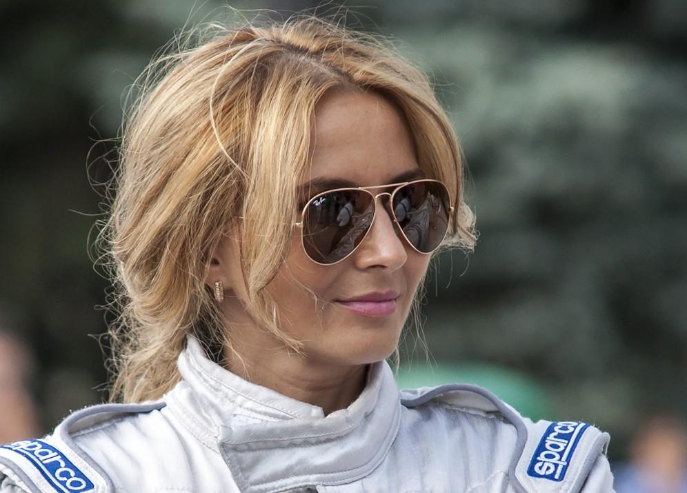 Dupa cinci ani, Crina Abrudan este din nou singura!