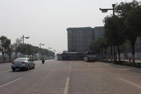 D'ale chinezilor: au construit apartamente pe o autostrada nou nouta!