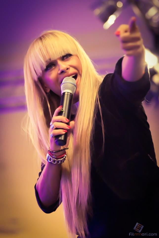 Anda Adam, artista cu cea mai mare priză la "boboci"