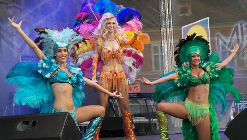 Ar da lecții la Rio! Cele mai tari ținute de carnaval ale Andreei Bălan