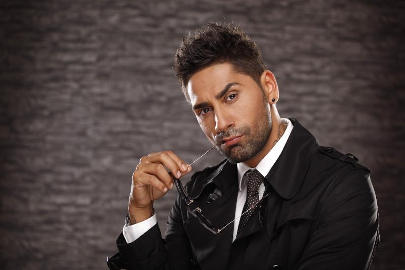 Preocupări de viitor tătic. Connect-R vrea tot confortul pentru viitoarea sa fiică!