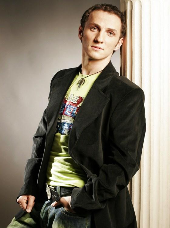 Părul lui Mihai Trăistariu ia amploare. La propriu!