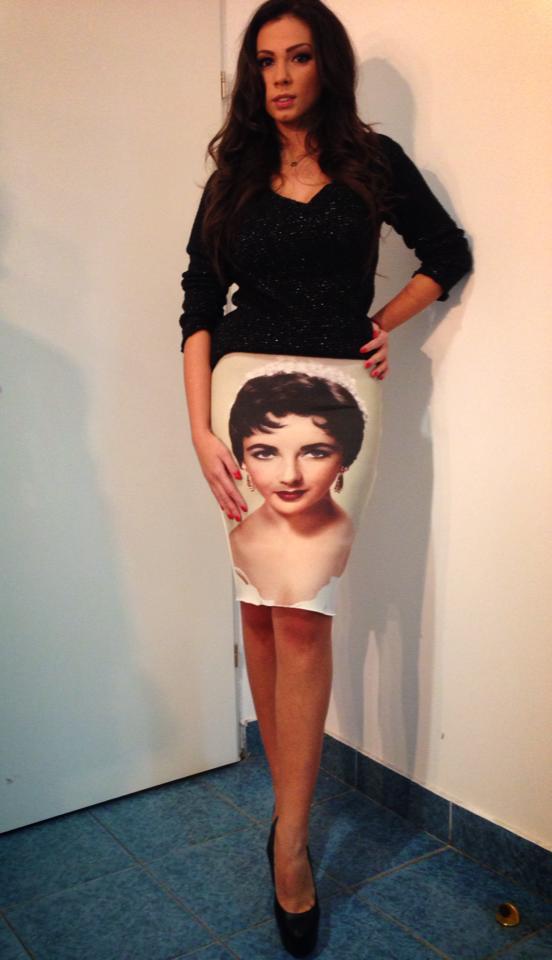 Să vezi și să nu crezi! Liz Taylor la picioarele Iulianei Luciu!