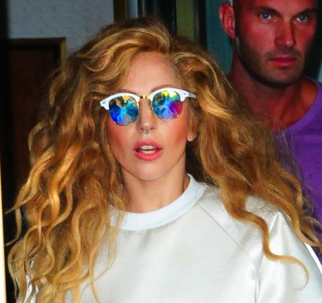 Lady Gaga şochează din nou! Va fi primul artist care va concerta în spaţiu