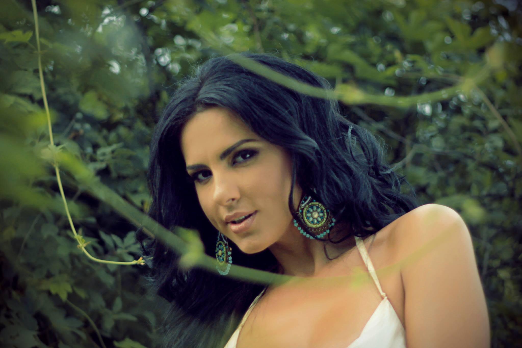 Relaţia cu Ştefan Bănica a schimbat-o! Lavinia &icirc;şi neglijează prietenii