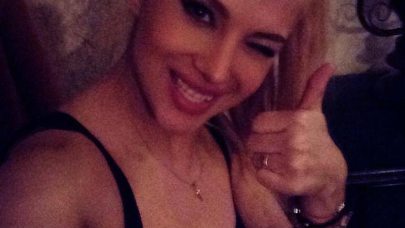 Lora, în culmea fericirii! Puişorul ei a 