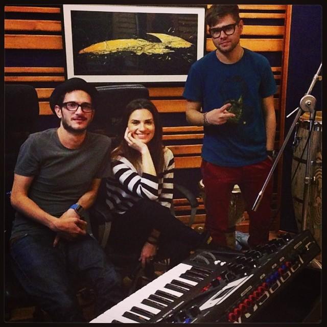 Ellie White pregăteşte surprize fanilor: Artista munceşte de zor &icirc;n studio pentru noi proiecte